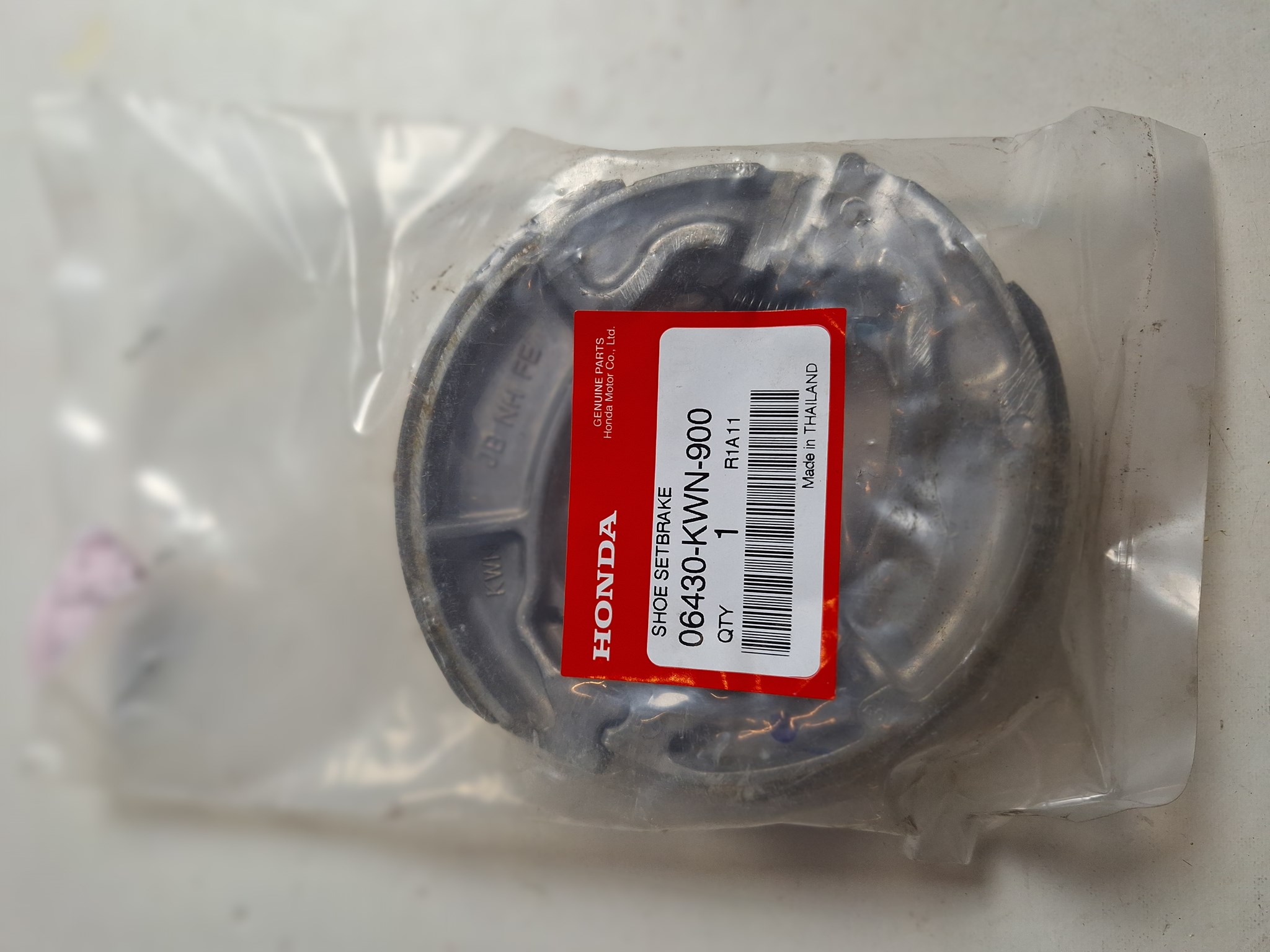 Picture of SHOE SET,BRAKE (NAS)  06430-KWN-900  